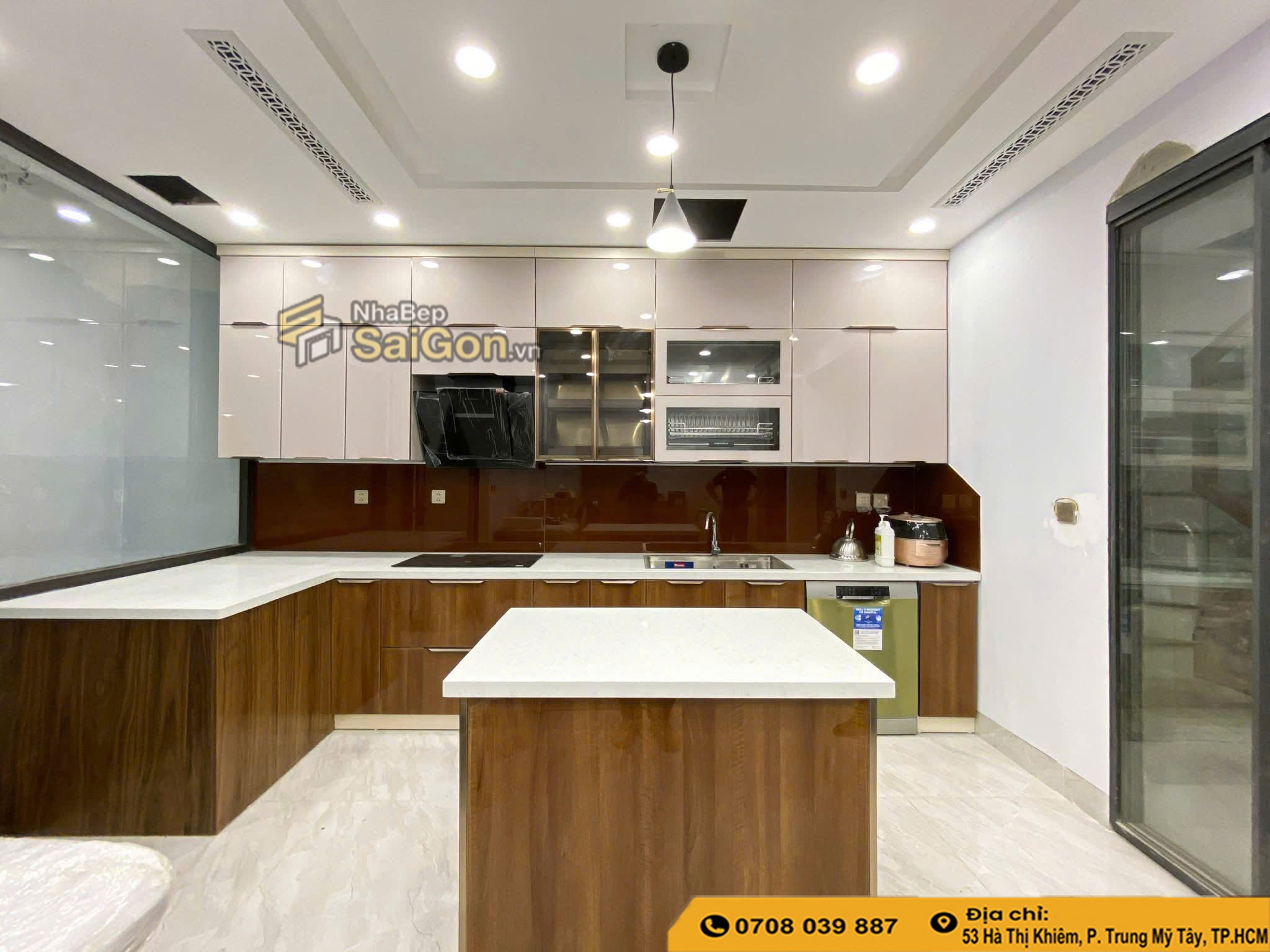 Thi công tủ bếp nhựa