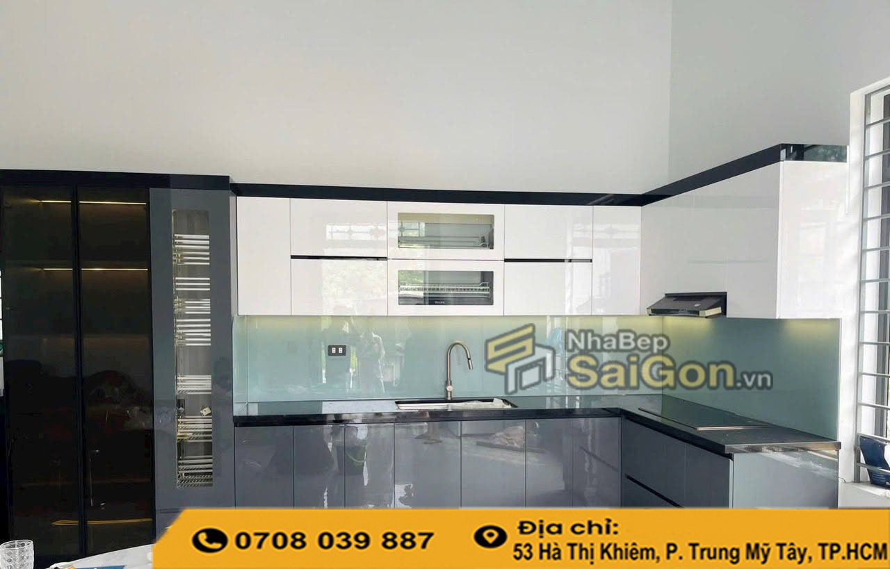Thi công tủ bếp nhựa đặc