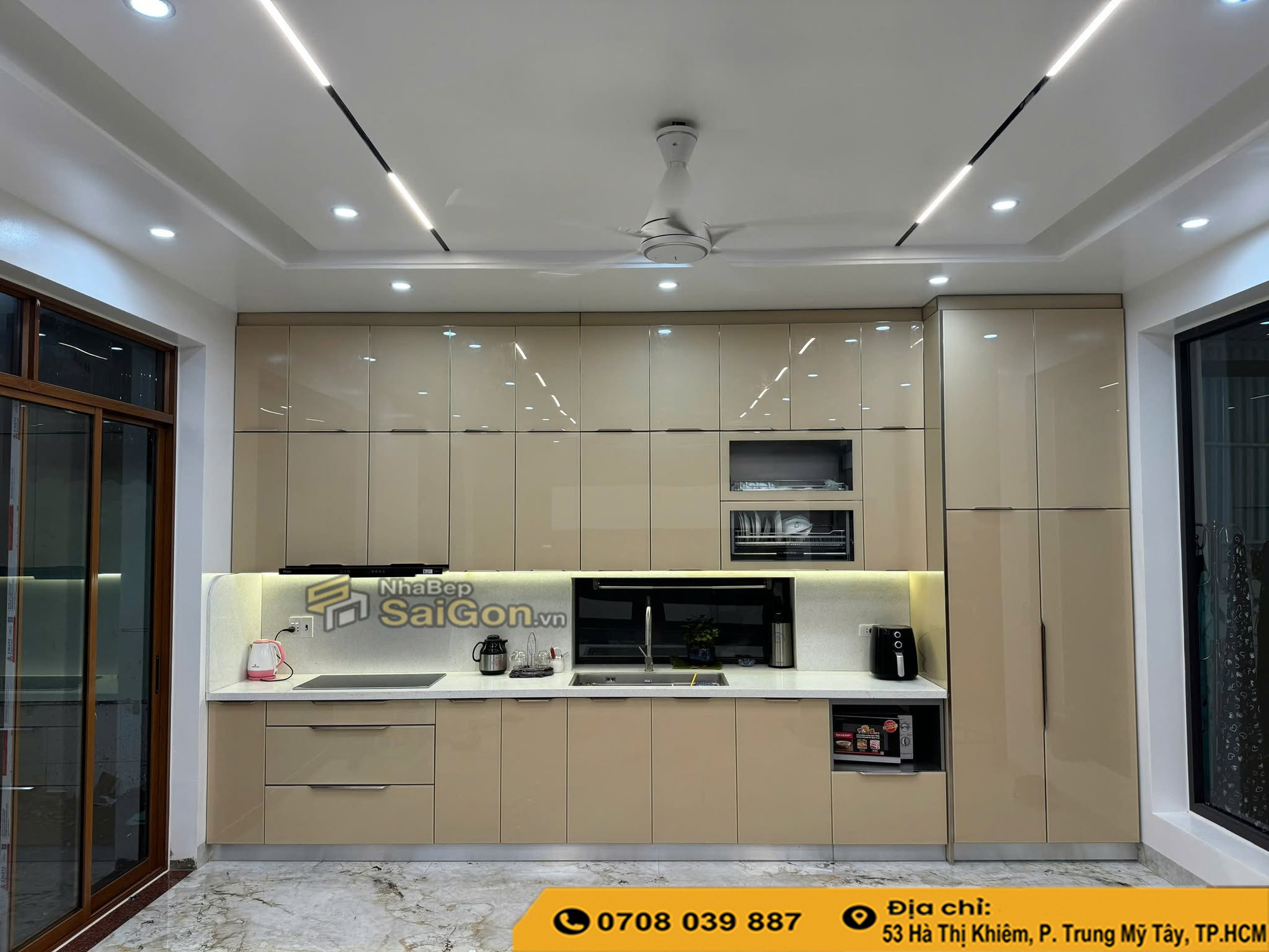 Thi công tủ bếp nhựa đặc TP.HCM