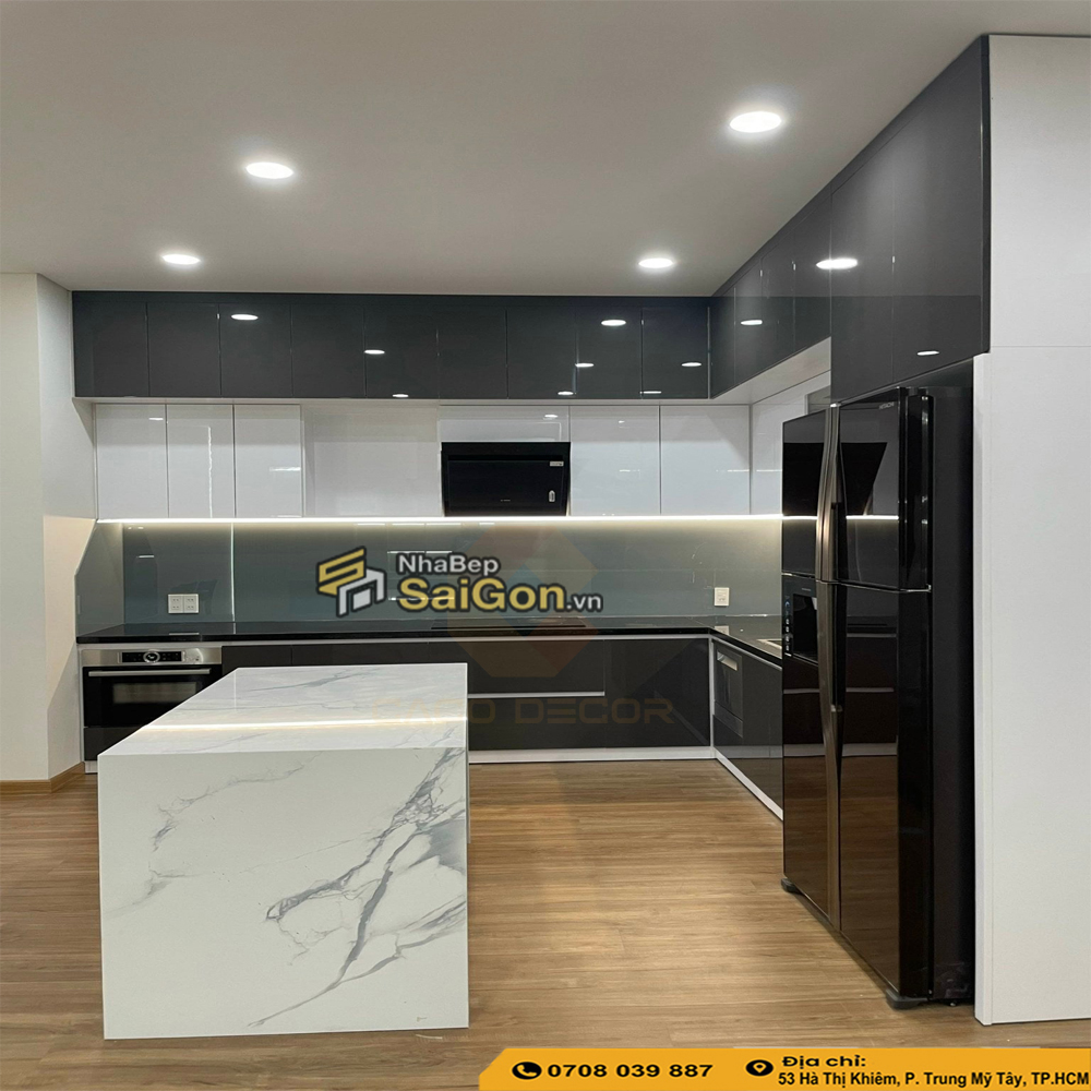 Tủ bếp acrylic bóng gương
