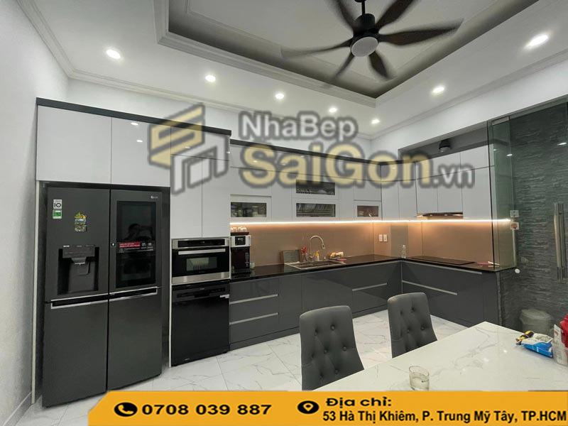Các mẫu tủ bếp nhựa đặc đẹp hiện nay