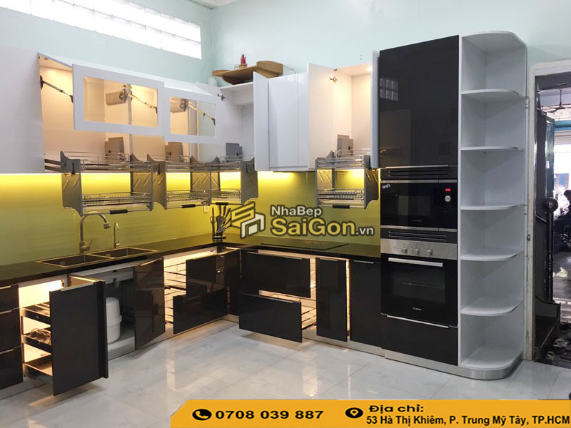 Tủ bếp acrylic bóng gương