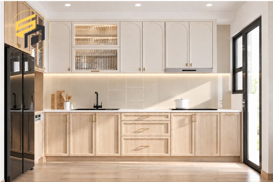 Mẫu tủ bếp màu sáng giúp căn hộ nhỏ trông rộng thoáng