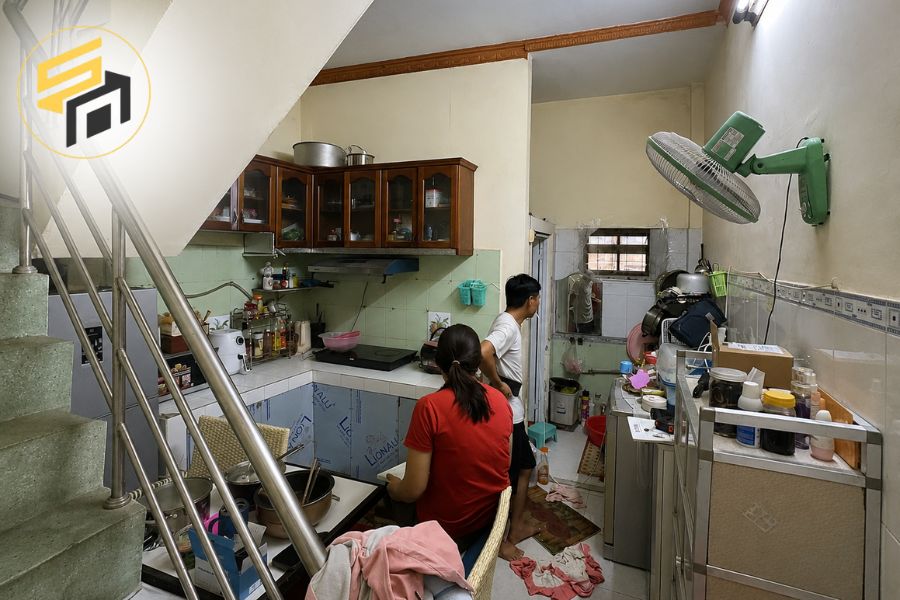 Cải tạo tủ bếp dưới gầm cầu thang cho chị Lan - Quận 7